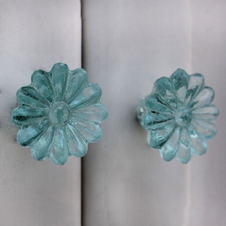 Water Sunflower Glass Knob