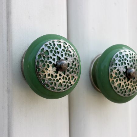 Pea Green Strewn Flat Knob