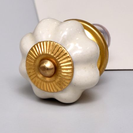Solid Cream Small Knobs