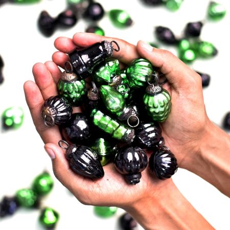 25 Pieces Black and Green Glass Ornaments For Tree Decoration