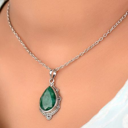 92.5 Sterling Silver Pendant With Oval Shape Green Malachite Cut Stone Pendant