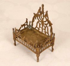 Beautiful Jali Work Lord Krishna Bed Singhasan Made of Brass