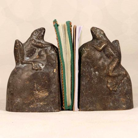 Handmade Vintage Finish Brass Frog Bookends in Set of 2