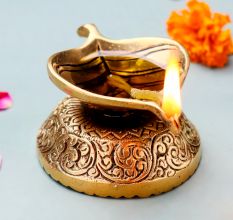 Brass Pepal Leaf Oil Lamp Diya On Decorative Base