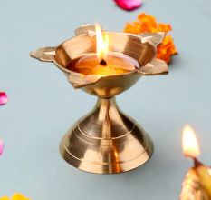 Golden Brass Flower Shaped 5 Wick Oil Lamp