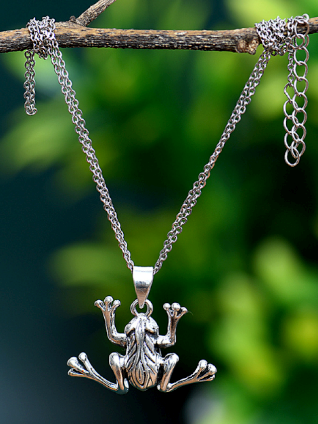 Reasons Why Silver Pendants Are a Must-Have for Your Jewelry Collection